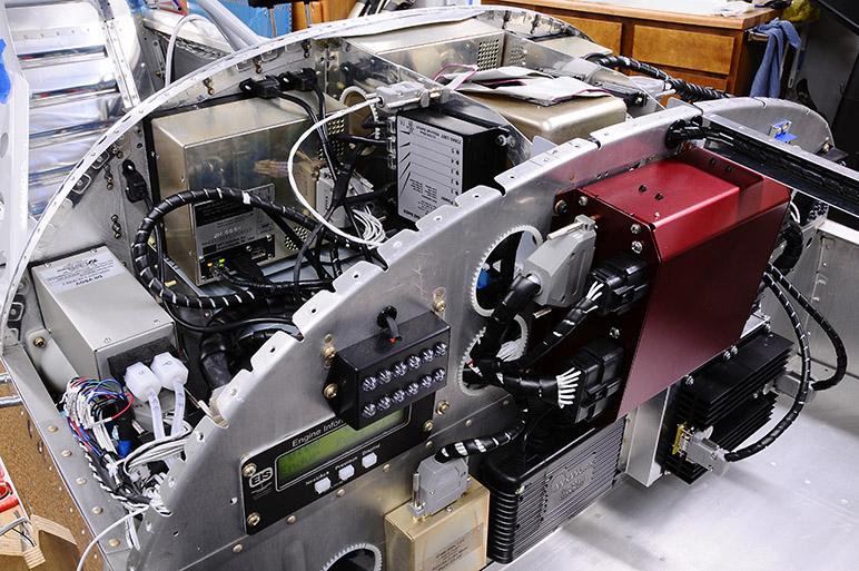 2009.04.13_-_RV-8_-_Instrument_Panel_Final_Wiring_(6).jpg