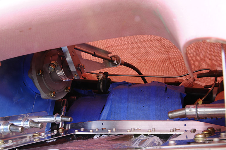 2009.10.06_-_RV-8_-_IO-390_Front_Mounted_Governor_Cable_Installation_(5).jpg