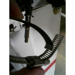 broken exhaust probe clamp.jpg