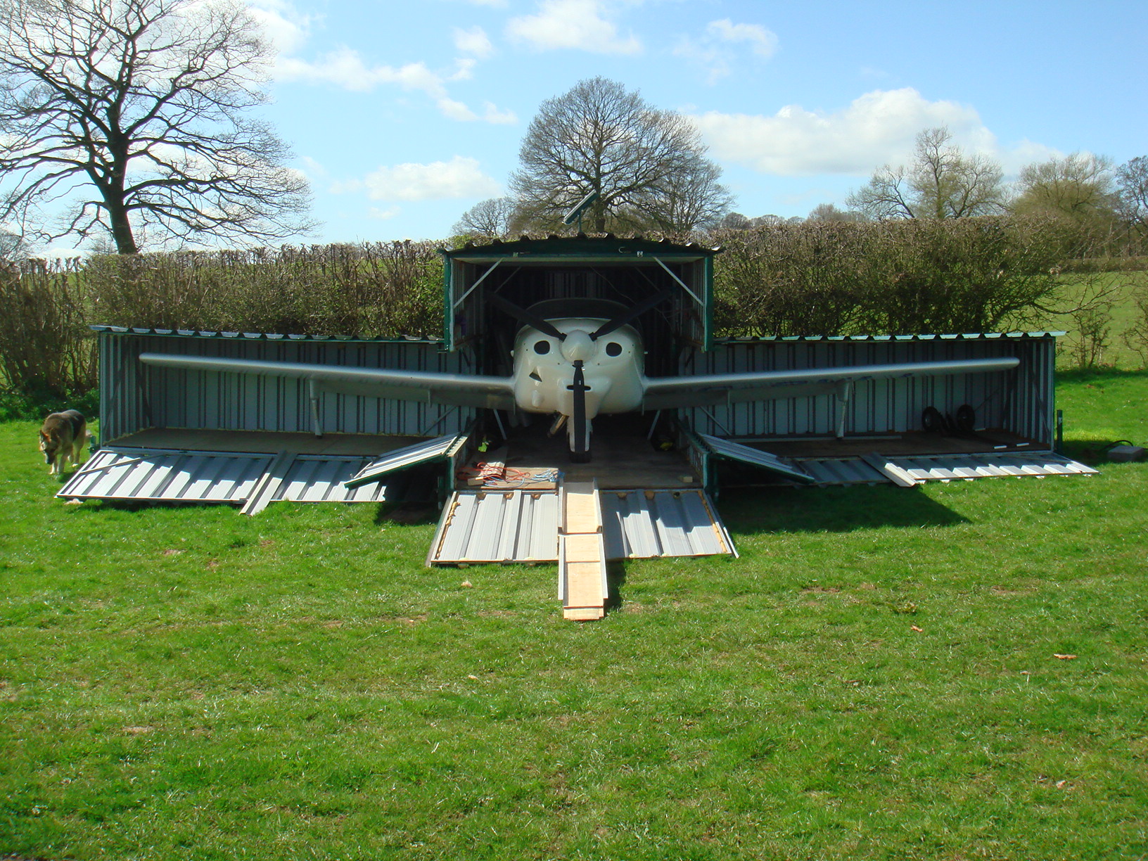 hanger_025.JPG